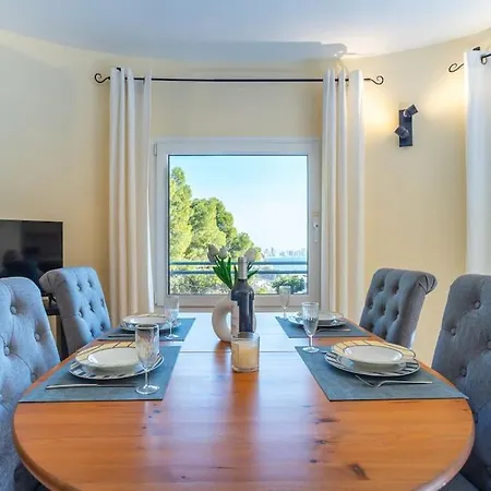 Spanish Style-villa, Heated Pool & Sea View カルプ