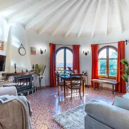 Spanish Style-villa, Heated Pool & Sea View カルプ