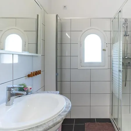 Spanish Style-villa, Heated Pool & Sea View *